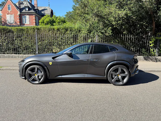 Ferrari Purosangue 6.5 V12