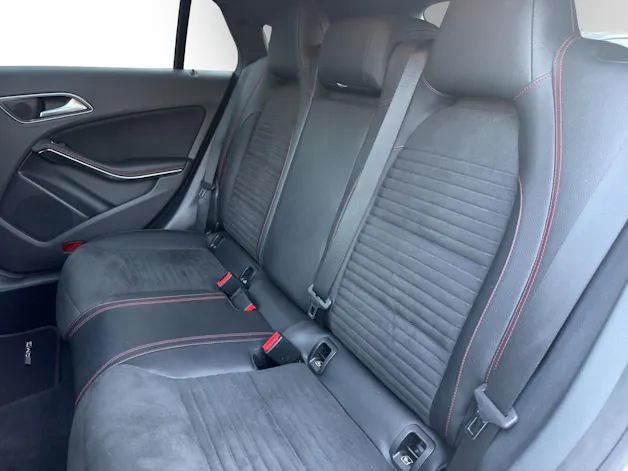 Mercedes-Benz CLA 220 AMG Line 4Matic