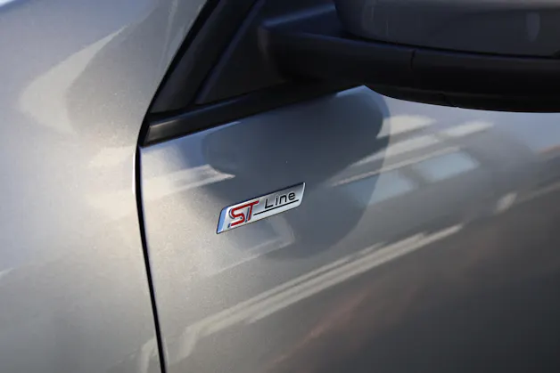 Ford Kuga 2.5 Hybrid ST-Line X * HEAD-UP DISPLAY * PACK FAHRASSISTENZ * PACK WINTER *