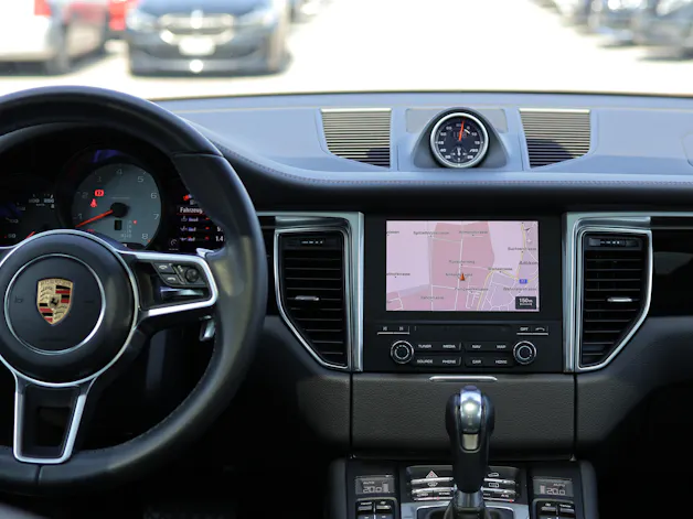 Porsche Macan 3.0 V6 S * LUFTFEDERUNG * 360° KAMERA * PANORAMADACH * BOSE SOUNDSYSTEM *