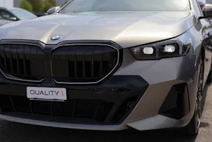 BMW 540d xDrive Touring M Sport Pro * ICONIC GLOW * BELÜFTETE SITZE * AHK * BMW INDIVIDUAL FELGEN *