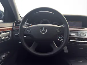Mercedes-Benz S 500 V8