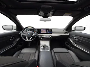 BMW 320d xDrive Touring * Elektrische Sitzverstellung mit Memory * Panorama * AHK * Head-Up Display *