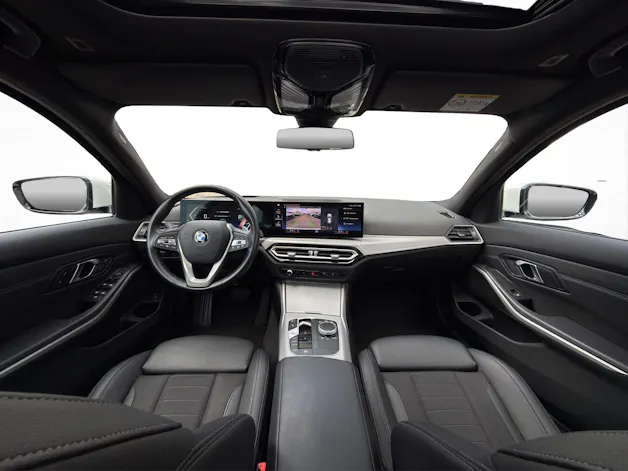 BMW 320d xDrive Touring * Elektrische Sitzverstellung mit Memory * Panorama * AHK * Head-Up Display *
