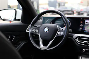 BMW 320d xDrive Touring * Elektrische Sitzverstellung mit Memory * Panorama * AHK * Head-Up Display *