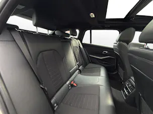 BMW 320d xDrive Touring * Elektrische Sitzverstellung mit Memory * Panorama * AHK * Head-Up Display *
