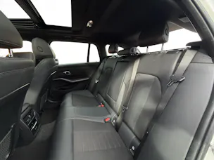 BMW 320d xDrive Touring * Elektrische Sitzverstellung mit Memory * Panorama * AHK * Head-Up Display *