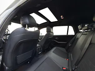 BMW 320d xDrive Touring * Elektrische Sitzverstellung mit Memory * Panorama * AHK * Head-Up Display *