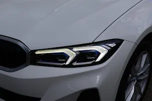 BMW 320d xDrive Touring * Elektrische Sitzverstellung mit Memory * Panorama * AHK * Head-Up Display *