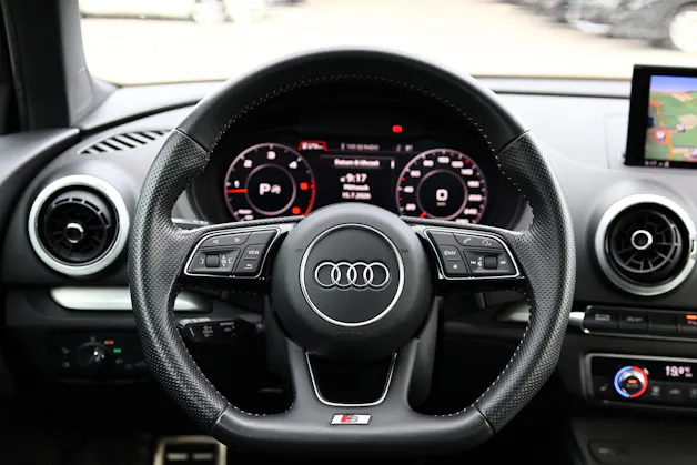 Audi A3 Sportback 2.0 TDI 184 Sport quattro S-Tronic * S-Line * B&O Soundsystem * MMI Navi Plus *