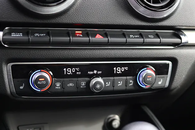 Audi A3 Sportback 2.0 TDI 184 Sport quattro S-Tronic * S-Line * B&O Soundsystem * MMI Navi Plus *
