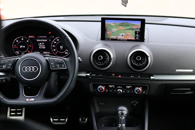 Audi A3 Sportback 2.0 TDI 184 Sport quattro S-Tronic * S-Line * B&O Soundsystem * MMI Navi Plus *