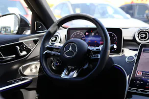 Mercedes-Benz C 43 AMG 4matic+ * Pack AMG Night * Panorama * 360° Kamera * Head-Up * Sitzlüftung *