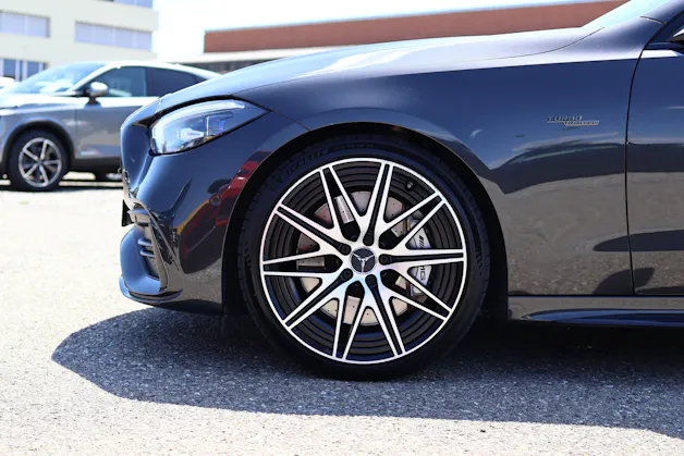 Mercedes-Benz C 43 AMG 4matic+ * Pack AMG Night * Panorama * 360° Kamera * Head-Up * Sitzlüftung *