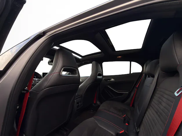 Mercedes-Benz GLA 45 AMG 4m