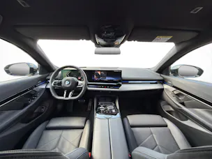 BMW 540d xDrive Touring M Sport Pro * ICONIC GLOW * BELÜFTETE SITZE * AHK *