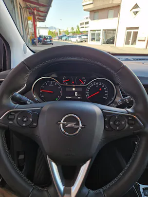 Opel Crossland 1.2i Elegance Automat