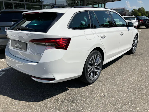 Škoda Octavia Combi 2.0 TSI DSG Selection 4x4