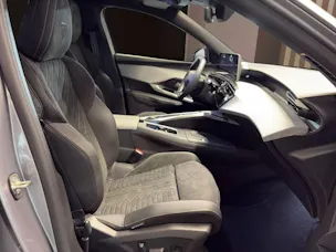 Peugeot 3008 145 e-DCS6 Hybrid GT