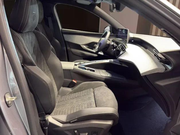 Peugeot 3008 145 e-DCS6 Hybrid GT