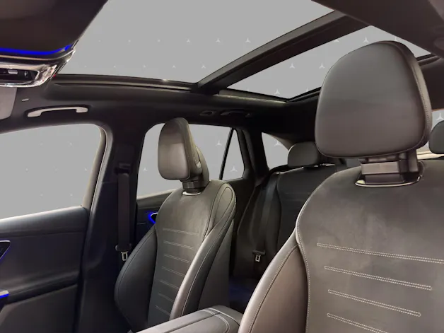 Mercedes-Benz GLC 300 4M - AMG / 360 Grad Kamera / Panorama-Dach / AHK