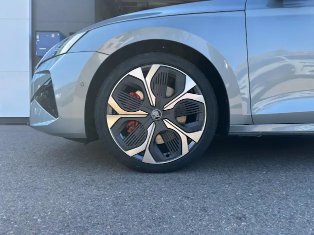 Škoda Octavia Combi 2.0 TSI DSG RS 30 Years Edition
