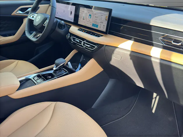 MG HS 1.5 T HEV Luxury