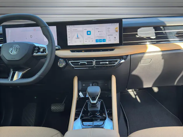 MG HS 1.5 T HEV Luxury