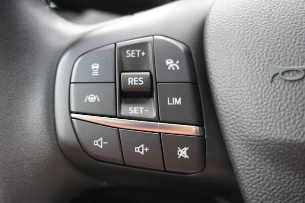 Ford Focus 1.0 MHEV Titanium X Automat