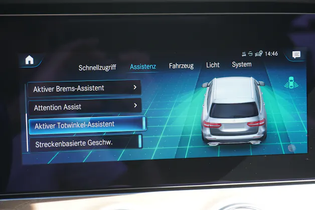 Mercedes-Benz E 300 de T 4Matic AMG Line 9G-Tronic