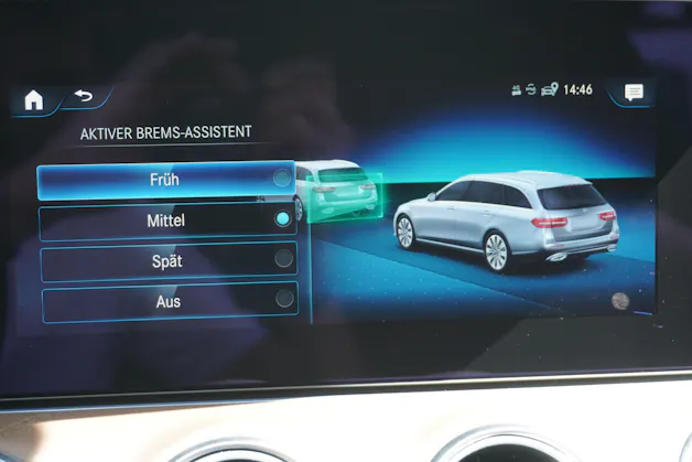 Mercedes-Benz E 300 de T 4Matic AMG Line 9G-Tronic