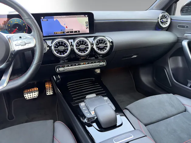 Mercedes-Benz A 200 7G-DCT