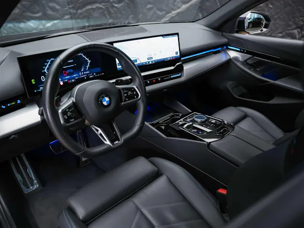 BMW 520d xDrive M Sport Steptronic *ALL BLACK*21" Felgen*M-Fahrwerk*