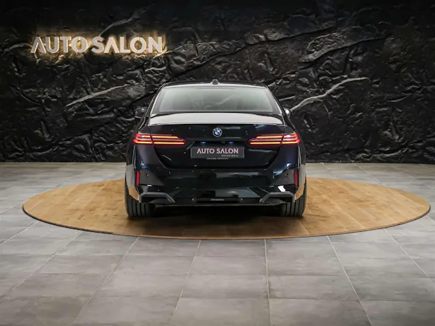 BMW 520d xDrive M Sport Steptronic *ALL BLACK*21" Felgen*M-Fahrwerk*