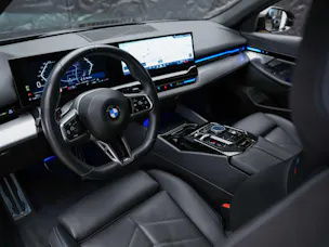BMW 520d xDrive M Sport Steptronic *21" Felgen*Keyless-Go*Adaptiver LED*