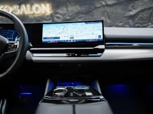 BMW 520d xDrive M Sport Steptronic *21" Felgen*Keyless-Go*Adaptiver LED*