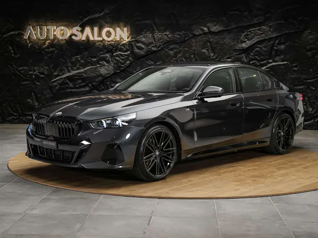 BMW 520d xDrive M Sport Steptronic *21" Felgen*Keyless-Go*Adaptiver LED*