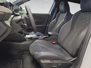 PEUGEOT 2008 1.2 145 MHEV GT