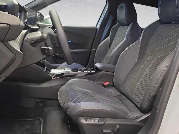 Peugeot 2008 1.2 145 MHEV GT