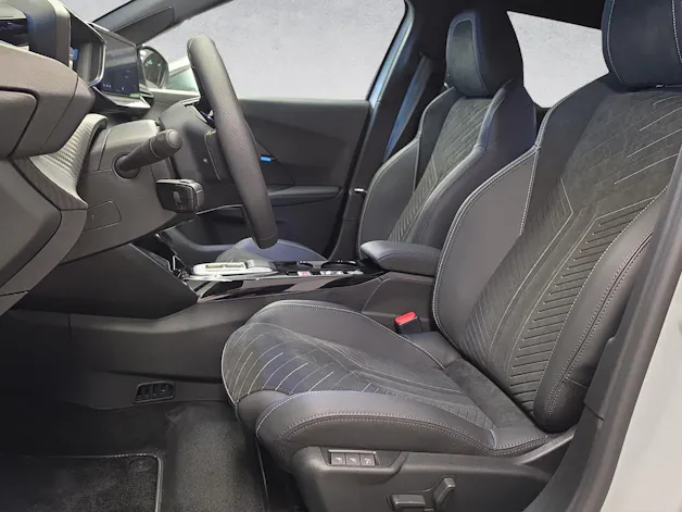 Peugeot 2008 1.2 145 MHEV GT