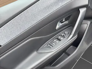 Peugeot 308 1.2 Allure Pack EAT8