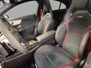 Mercedes-Benz CLA 35 4M - AMG / DISTRONIC / Rückfahrkamera / Panorama-Dach