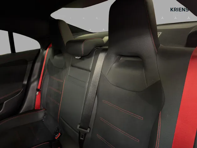 Mercedes-Benz CLA 35 4M - AMG / DISTRONIC / Rückfahrkamera / Panorama-Dach