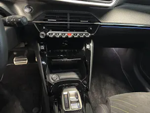 Peugeot 208 1.2 MHEV 145 GT