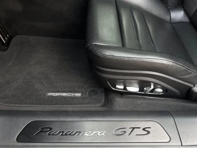 PORSCHE Panamera GTS Sport Turismo