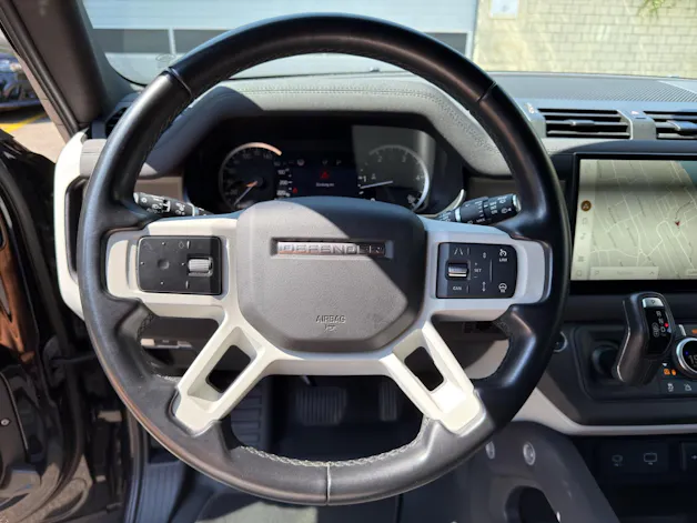 Land Rover Defender 110 3.0 D I6 200 SE AWD AT8