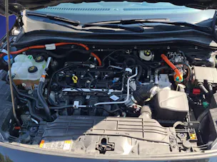 Ford Kuga 2.5i FHEV FULL-HYBRID 183 PS ST-Line X 4x4 AUTOMAT