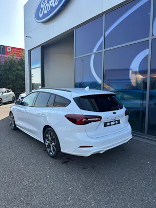 Ford Focus Station Wagon 1.0i EcoB ST-Line X/155CV/Aut.