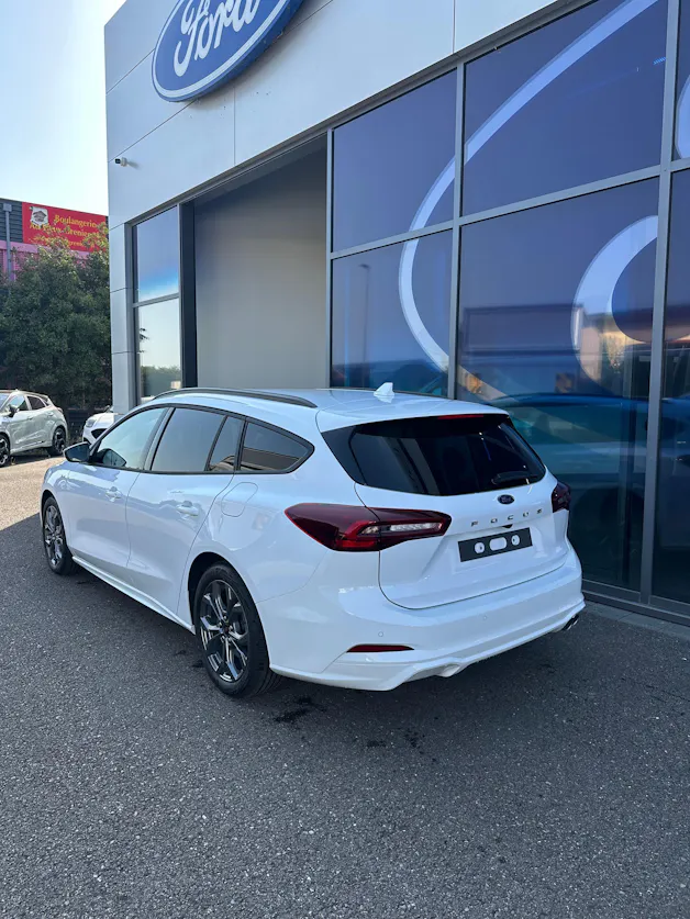 Ford Focus Station Wagon 1.0i EcoB ST-Line X/155CV/Aut.
