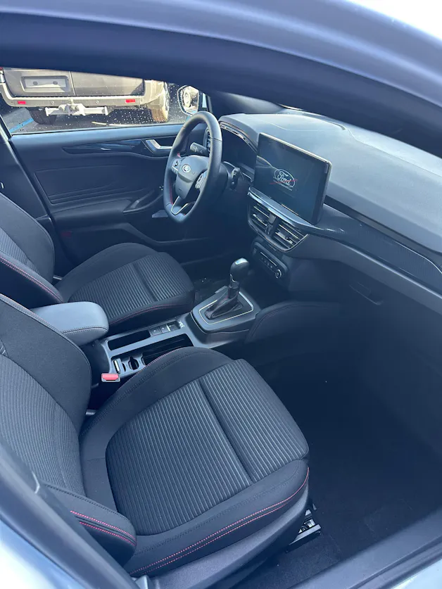 Ford Focus Station Wagon 1.0i EcoB ST-Line X/155CV/Aut.